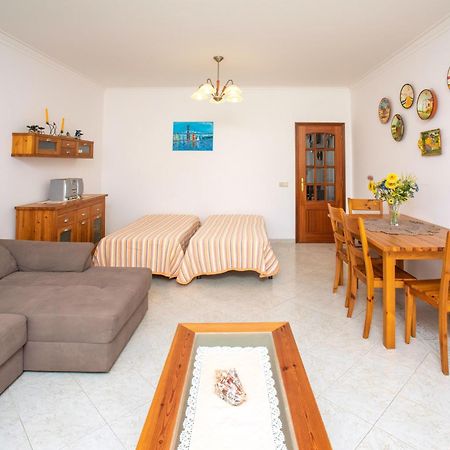 Apartamentos A Ramos: Beachfront Condos with Pool and Modern Amenities Albufeira Exterior photo