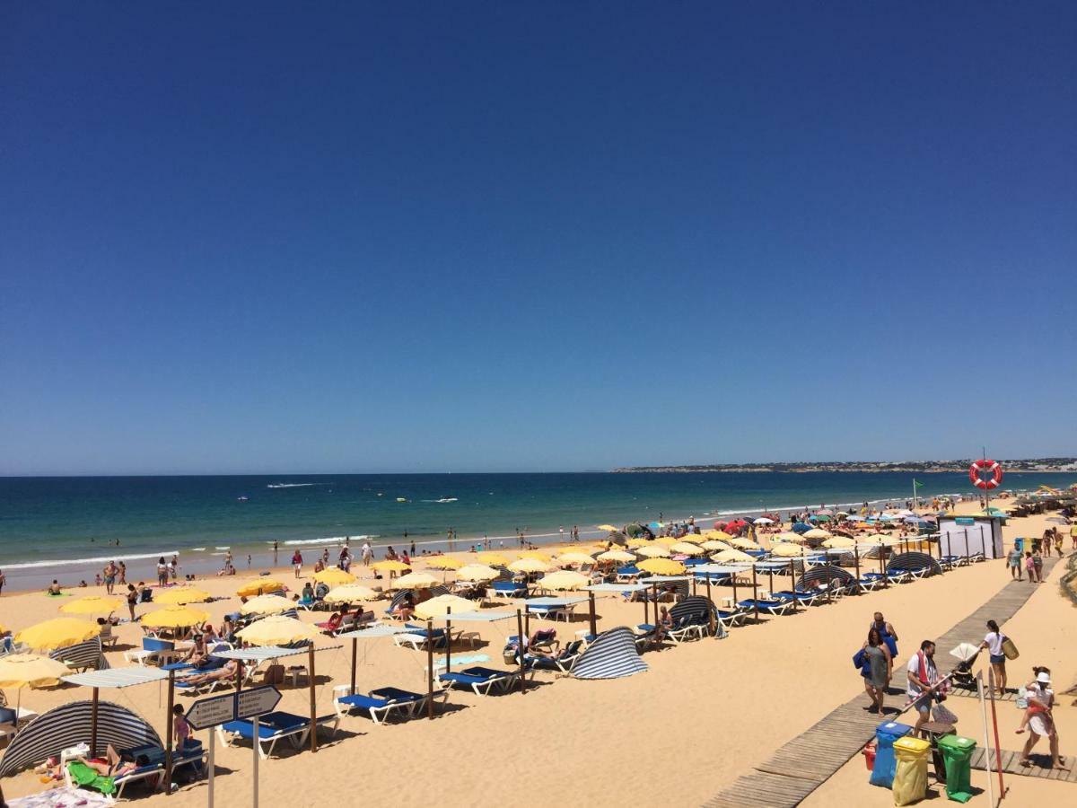 Apartamentos A Ramos: Beachfront Condos with Pool and Modern Amenities Albufeira Exterior photo